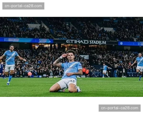 奥赖利20岁小将闪耀伊蒂哈德，梅开二度助曼城紧追枪手